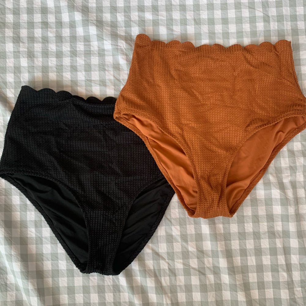 Aerie waffle scalloped high waisted bikini bottom in canyon creek and black xs